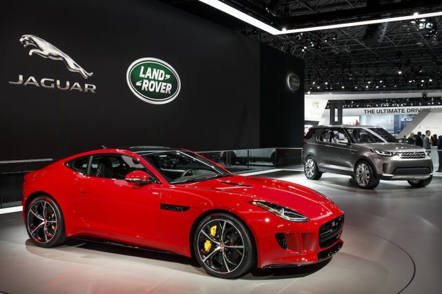 Jaguar запатентовал технологию, позволяющую взглядом управлять стеклоочистителями